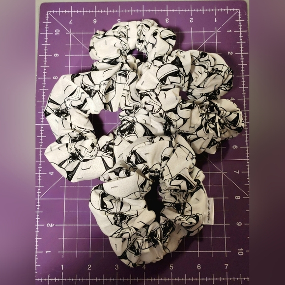 3 for 20* Star wars scrunchie hand made - Picture 2 of 2
